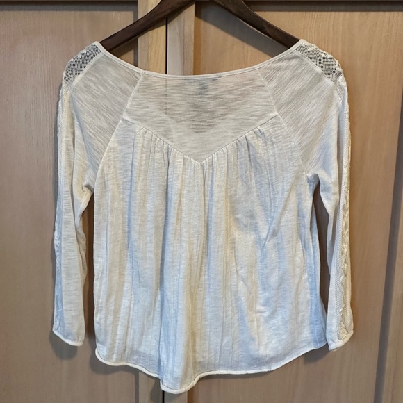 AEO White Lightweight Blouse XS - Picture 6 of 7